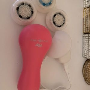 Clarisonic with 3 new brushes